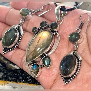 Labradorite Pendant & Earrings Set